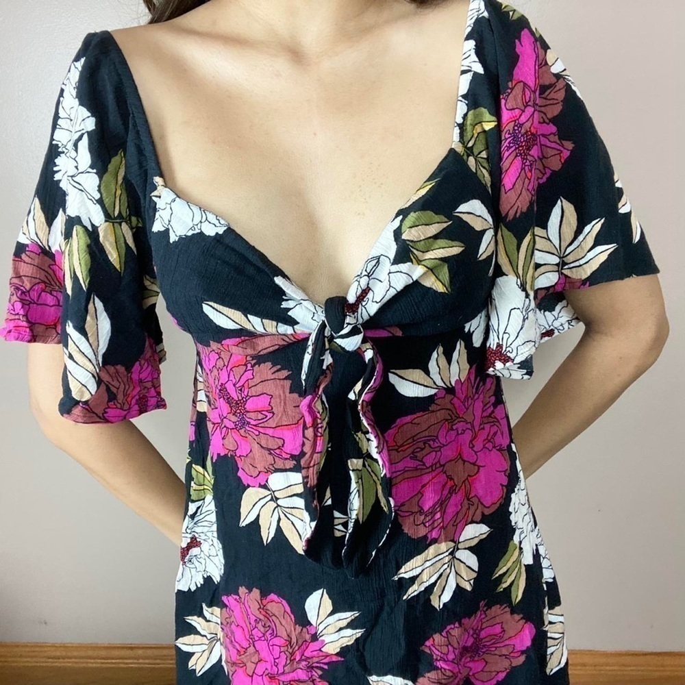 🌺Billabong,Striking Floral Mini Dress, Lovely Front Tie/Forms Neckline,Size S - Picture 11 of 13